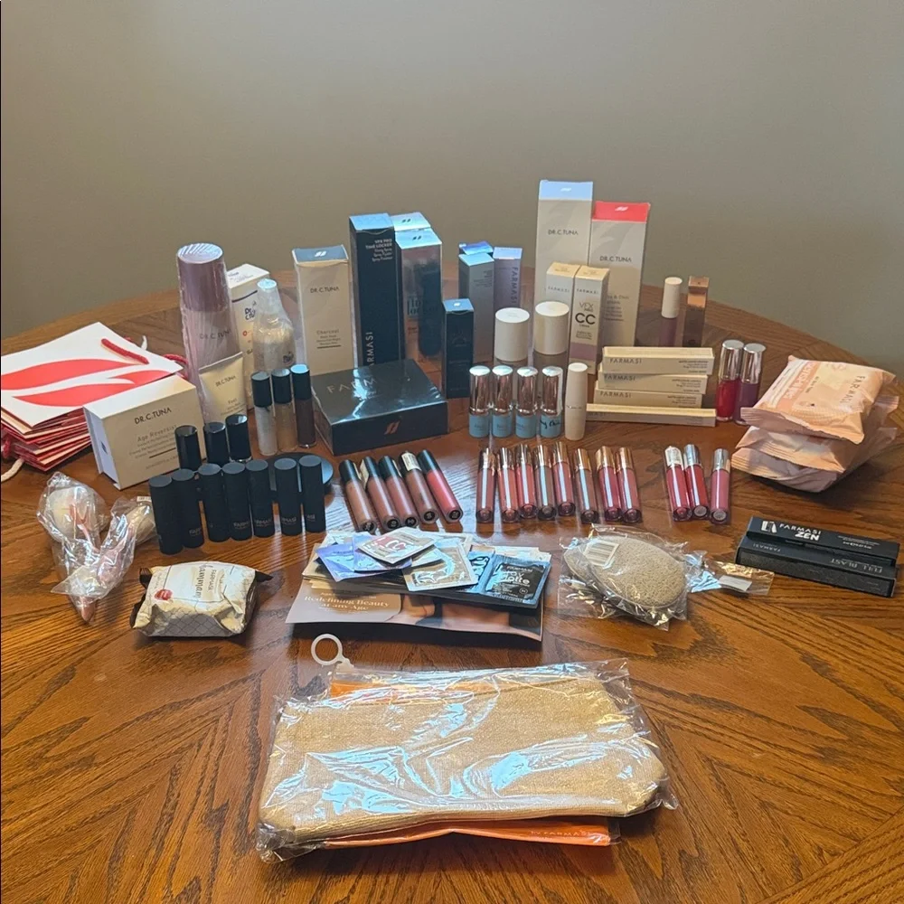 Farmasi Makeup Collection - Lipsticks, Foundations, and More - Picture 1 of 9